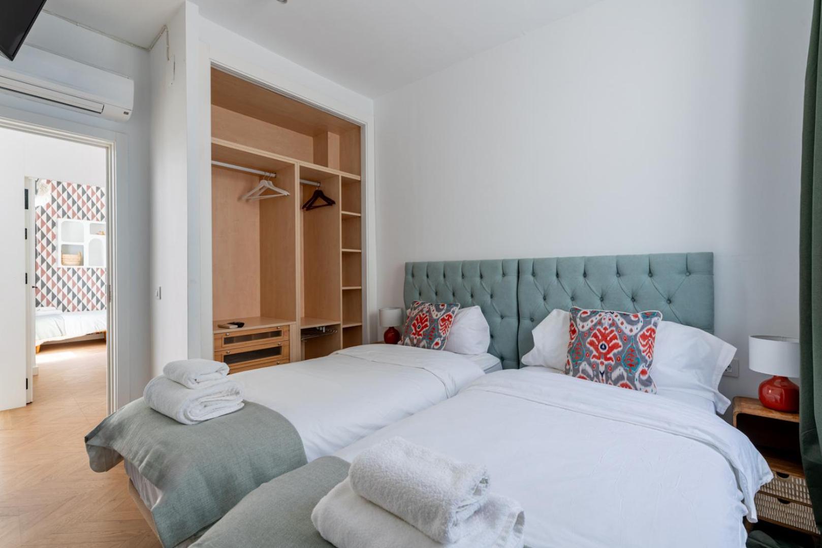 G8 Casa San Bernardo Calle Guadaira Appartement