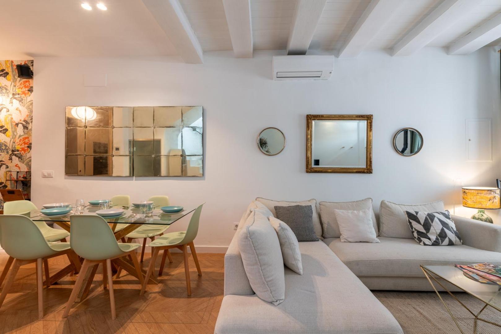 G8 Casa San Bernardo Calle Guadaira Appartement