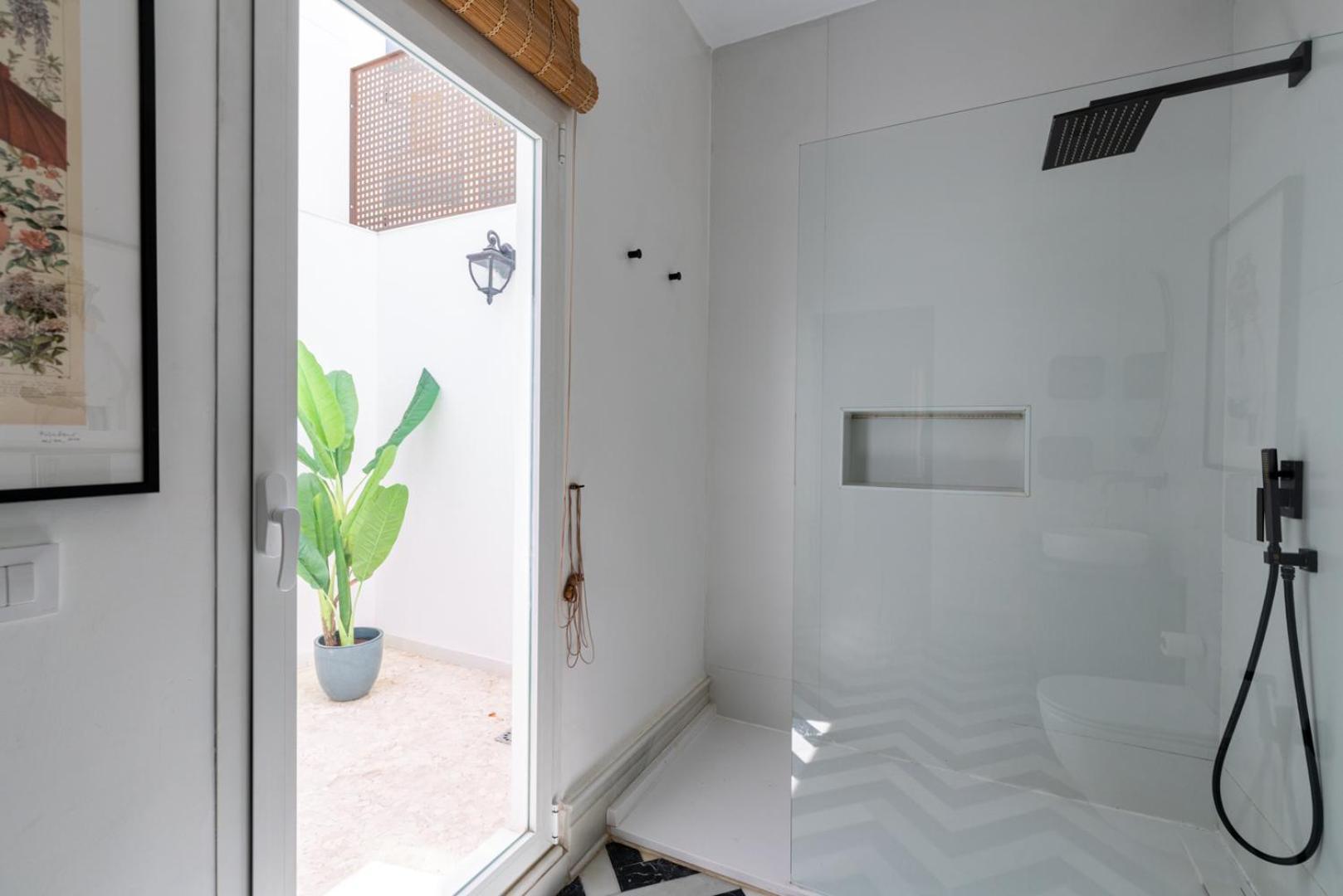 G8 Casa San Bernardo Calle Guadaira Appartement *