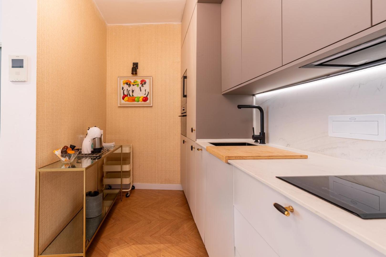 G8 Casa San Bernardo Calle Guadaira Appartement